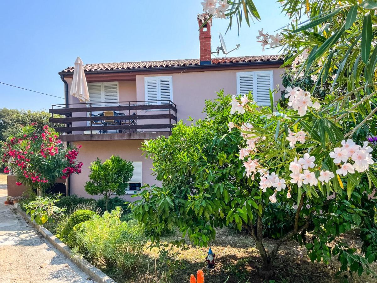Apartment Lidija 班约勒 外观 照片